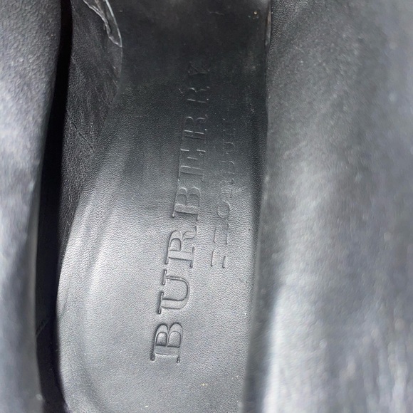 “BURBERRY” Vintage looking lace up boot heels - Picture 5 of 6
